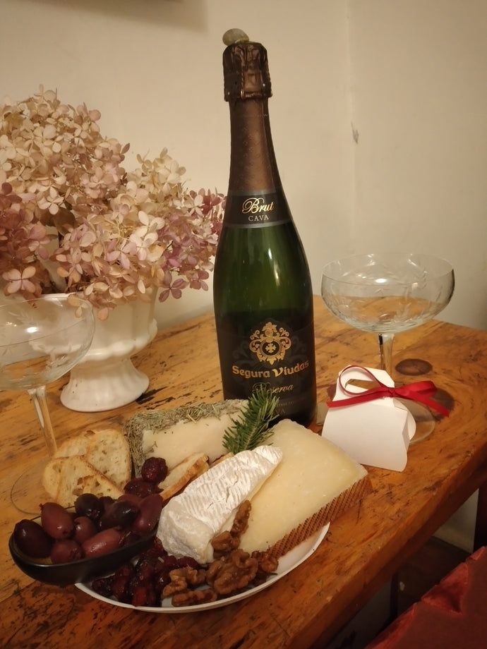 The "Don Juan" Cheese Platter and Bubbly - Allons Y  Delivery