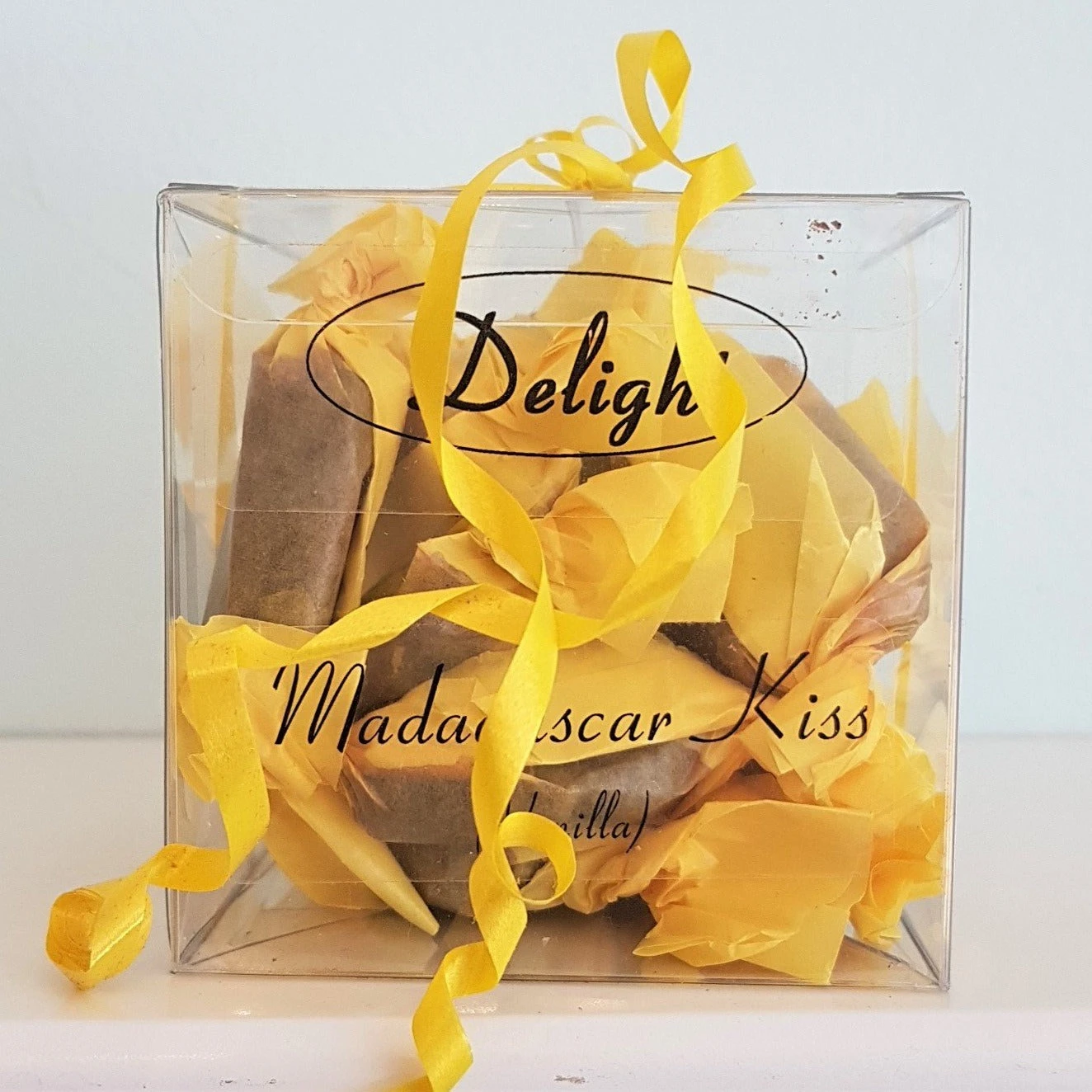 Box of 12 Vanilla Caramel Kisses - Allons Y  Delivery